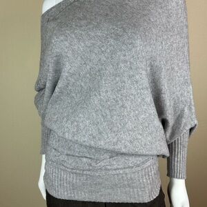 Classique Large off shoulder sweater